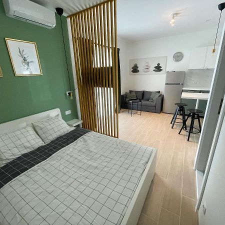 Modern Studio Overlooking Downtown Makarska Esterno foto