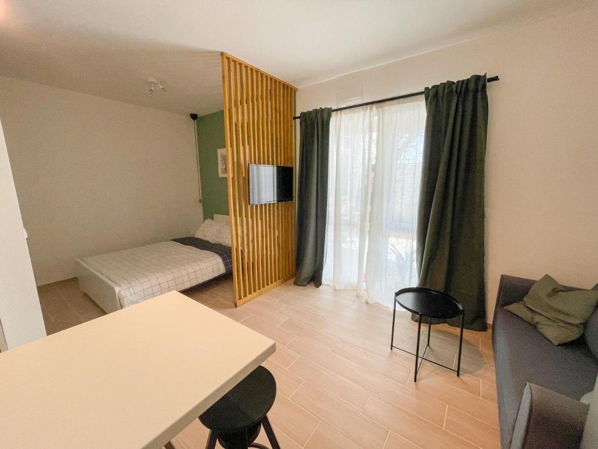 Modern Studio Overlooking Downtown Makarska Esterno foto