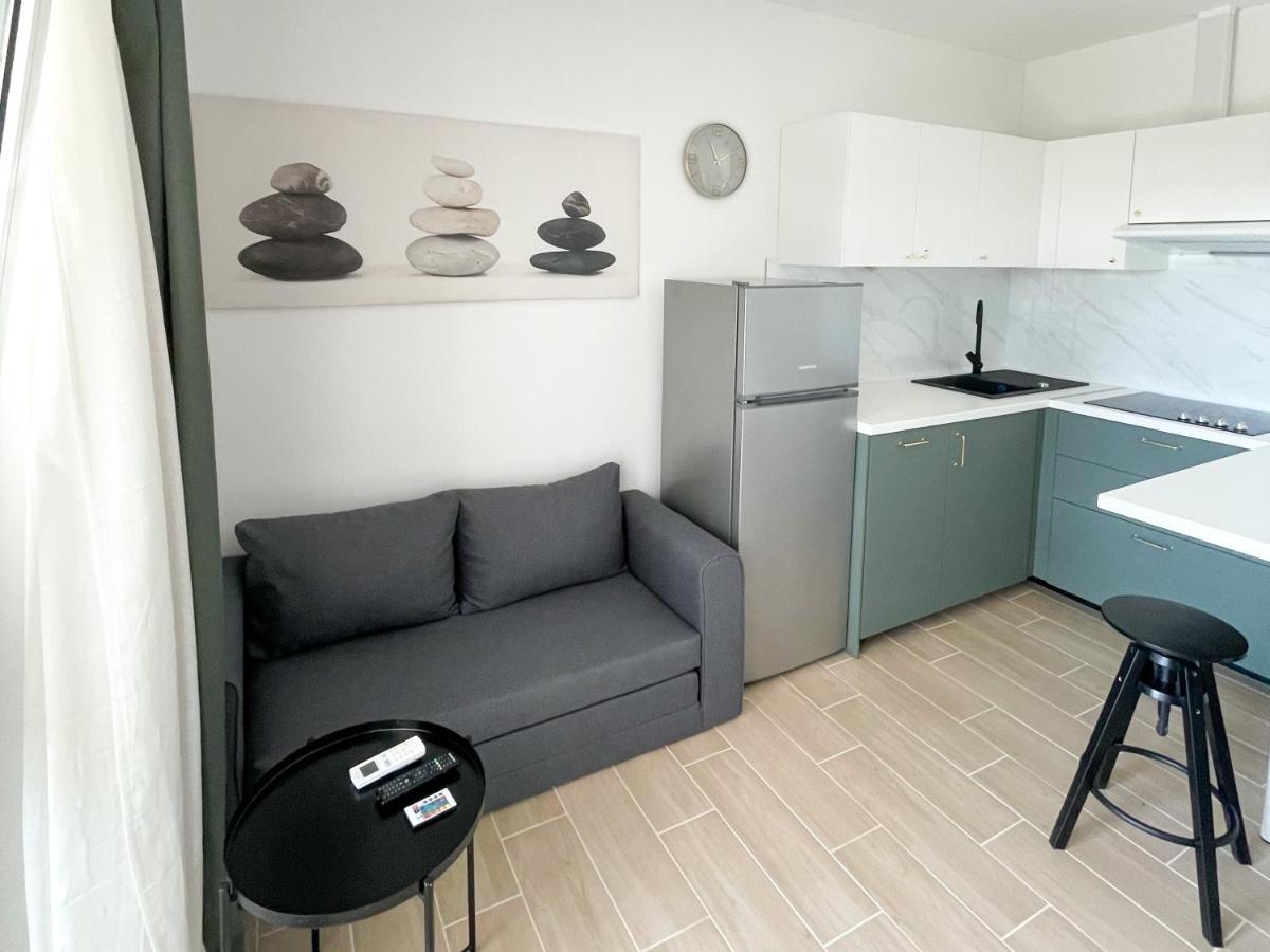 Modern Studio Overlooking Downtown Makarska Esterno foto