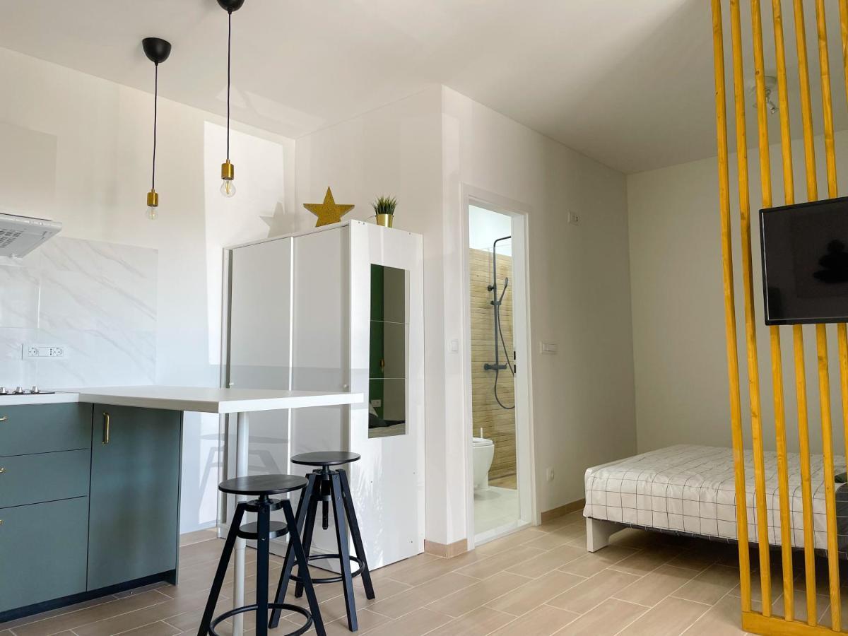 Modern Studio Overlooking Downtown Makarska Esterno foto