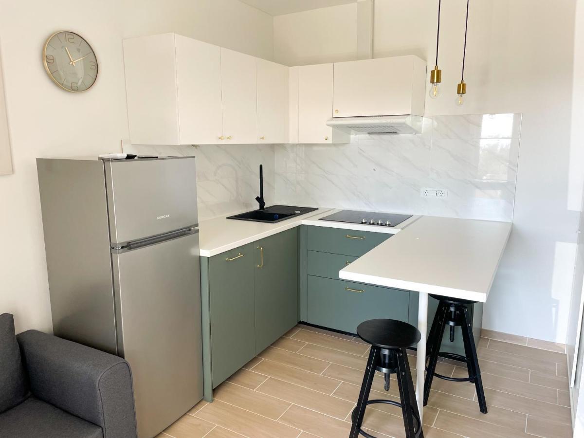 Modern Studio Overlooking Downtown Makarska Esterno foto
